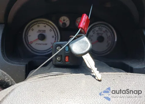 2011 Ford Focus Se z USA, uszkodzony, nr VIN 1FAHP3FN2BW109763